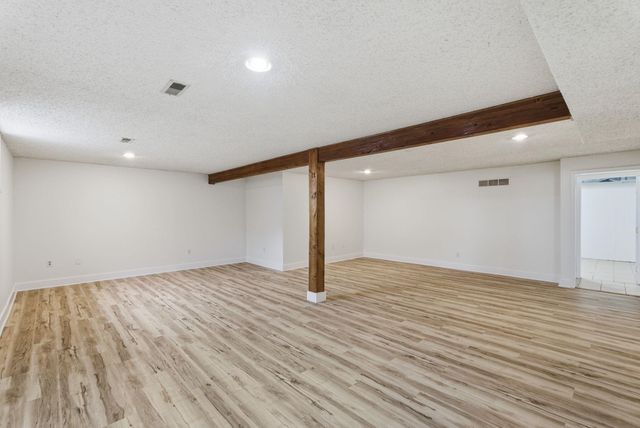 2225 S Capri Ln, Wichita, KS 67207