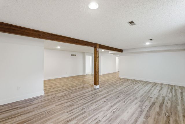 2225 S Capri Ln, Wichita, KS 67207