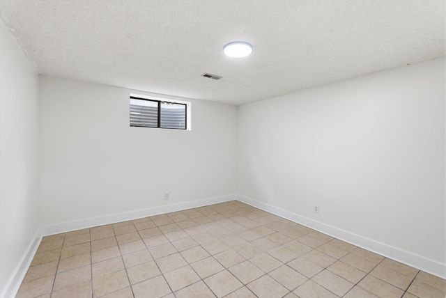 2225 S Capri Ln, Wichita, KS 67207