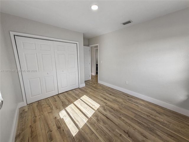 5245 SW 98th Ct, Miami, FL 33165