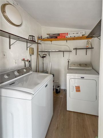 5245 SW 98th Ct, Miami, FL 33165