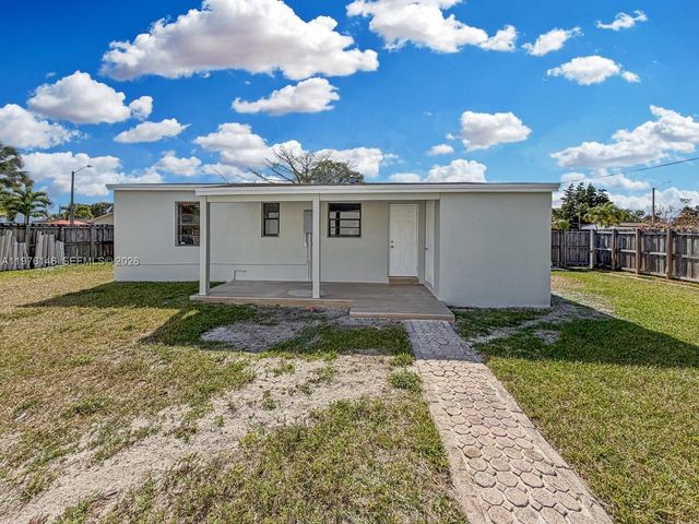 5245 SW 98th Ct, Miami, FL 33165