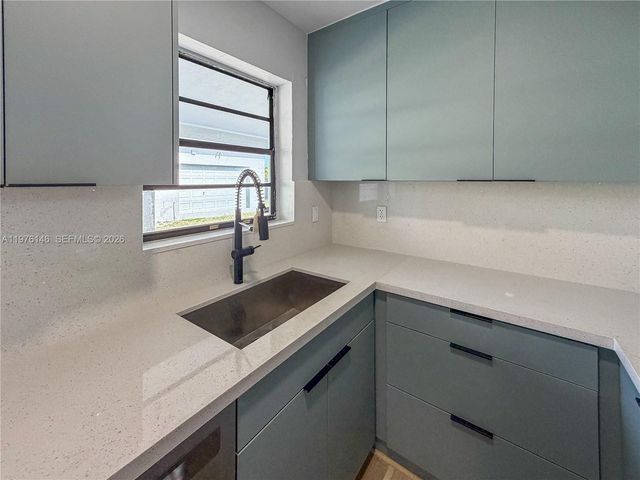 5245 SW 98th Ct, Miami, FL 33165