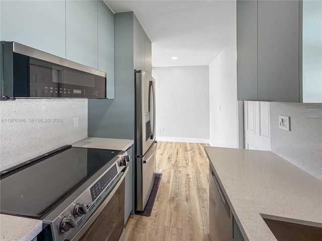 5245 SW 98th Ct, Miami, FL 33165