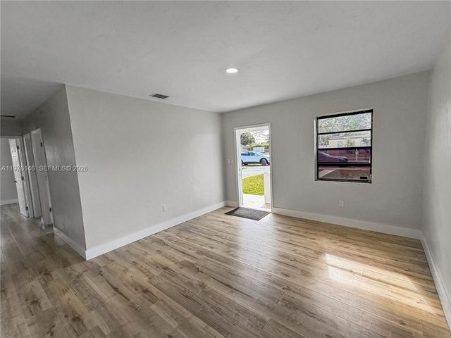 5245 SW 98th Ct, Miami, FL 33165