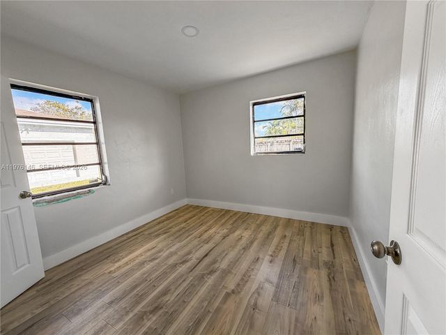 5245 SW 98th Ct, Miami, FL 33165