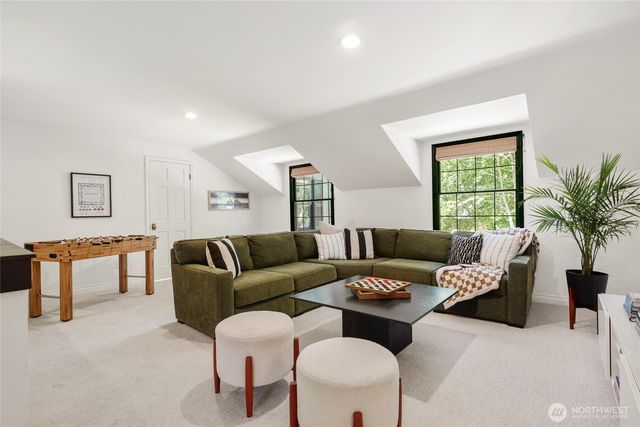 2726 209th Avenue NE, Sammamish, WA 98074