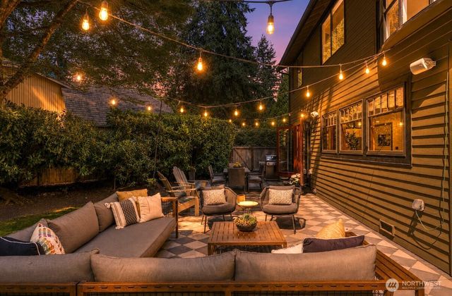 2726 209th Avenue NE, Sammamish, WA 98074