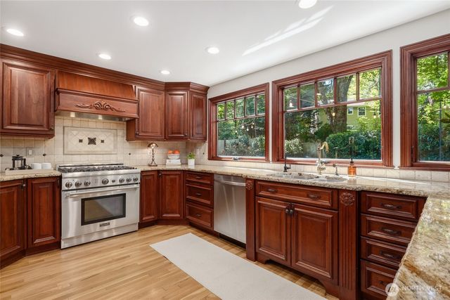 2726 209th Avenue NE, Sammamish, WA 98074