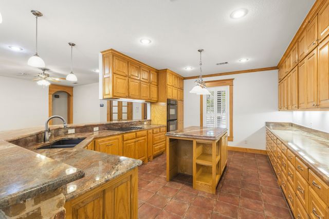 6373 Hidden Oaks Drive, Quinlan, TX 75474