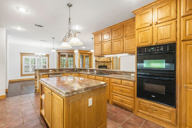 6373 Hidden Oaks Drive, Quinlan, TX 75474