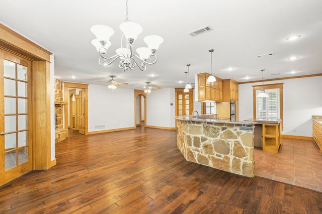 6373 Hidden Oaks Drive, Quinlan, TX 75474