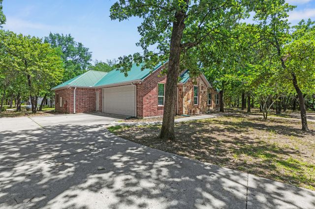 6373 Hidden Oaks Drive, Quinlan, TX 75474