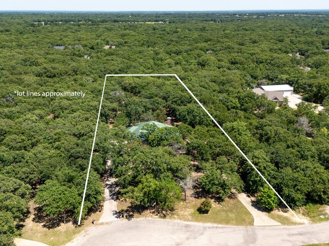 6373 Hidden Oaks Drive, Quinlan, TX 75474