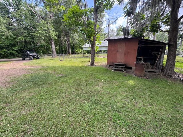 1553 Pine Island RD, Karnack, TX 75661