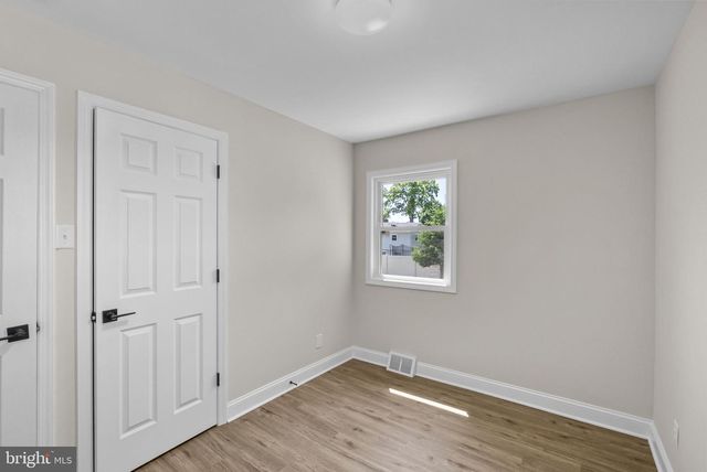 1105 SUNSET DR, Somerdale, NJ 08083