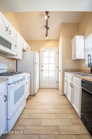 11000 Thatcher Pond Lane, El Paso, TX 79934