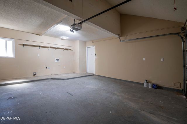 11000 Thatcher Pond Lane, El Paso, TX 79934
