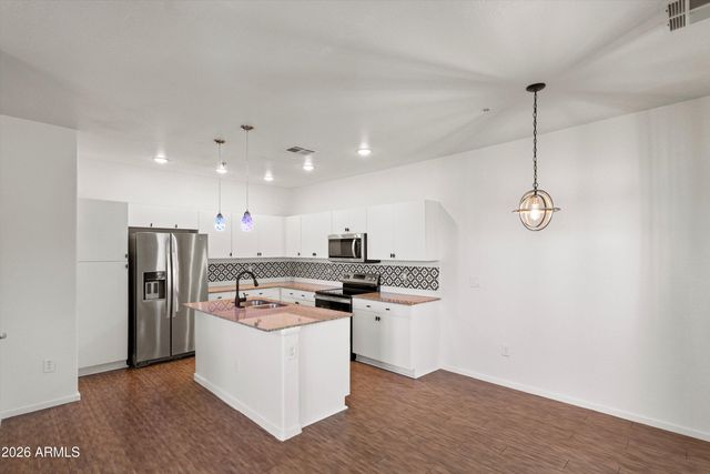 2304 E HIDALGO Avenue, Phoenix, AZ 85040