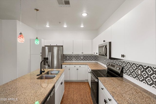 2304 E HIDALGO Avenue, Phoenix, AZ 85040