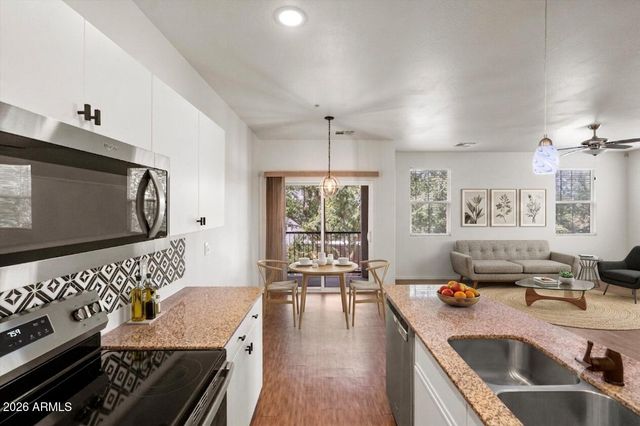 2304 E HIDALGO Avenue, Phoenix, AZ 85040