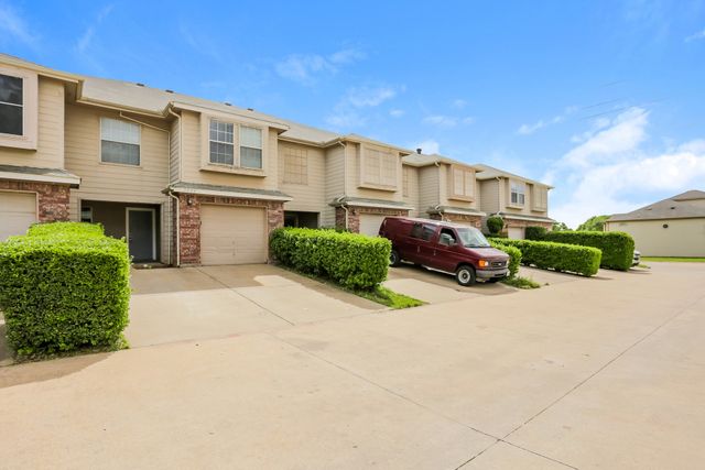 3966 Oceanside Drive, Euless, TX 76040
