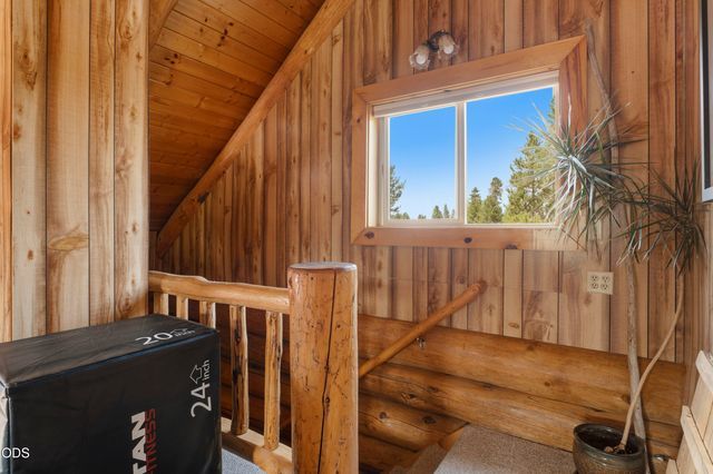 17299 White Oak Place, Bend, OR 97707