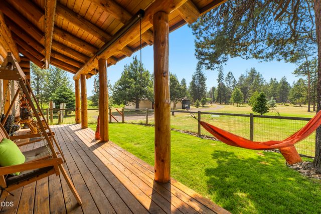17299 White Oak Place, Bend, OR 97707