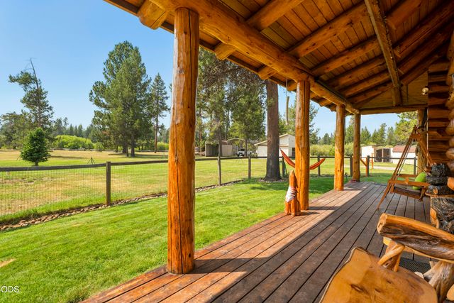 17299 White Oak Place, Bend, OR 97707