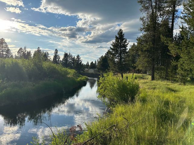 17299 White Oak Place, Bend, OR 97707