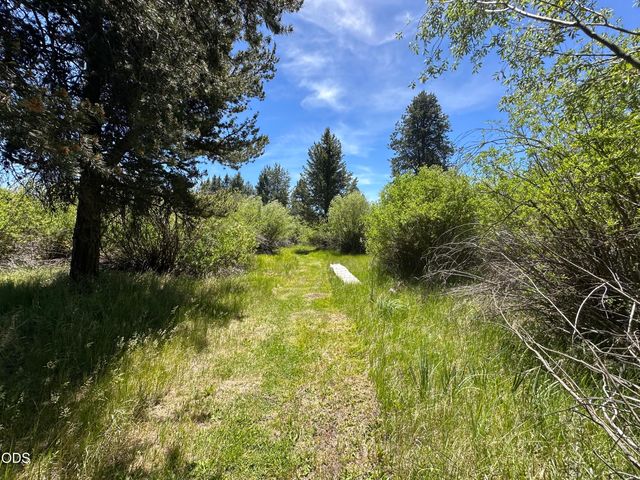 17299 White Oak Place, Bend, OR 97707