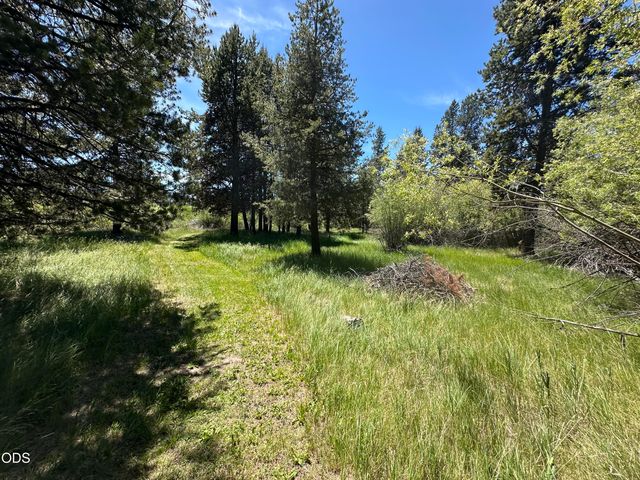 17299 White Oak Place, Bend, OR 97707