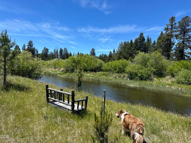 17299 White Oak Place, Bend, OR 97707