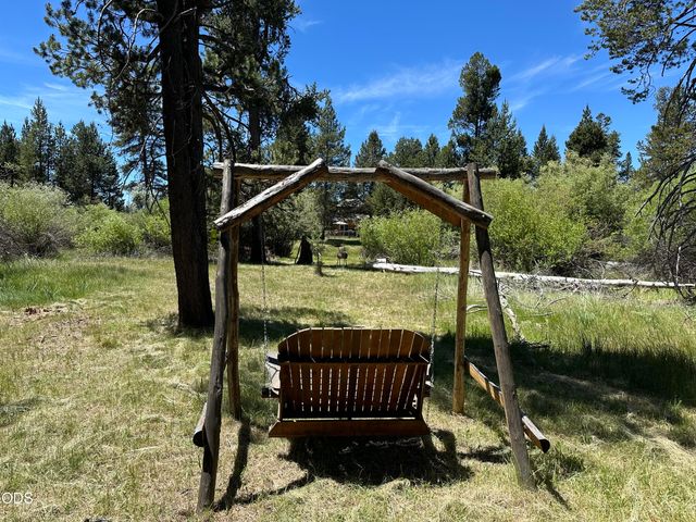 17299 White Oak Place, Bend, OR 97707