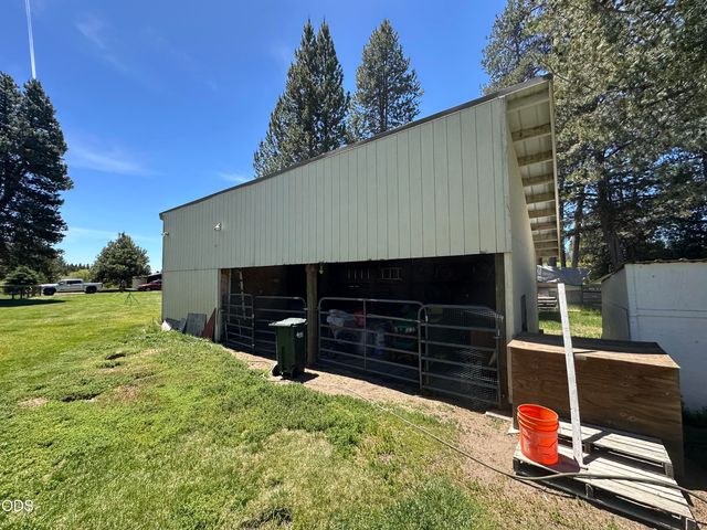 17299 White Oak Place, Bend, OR 97707
