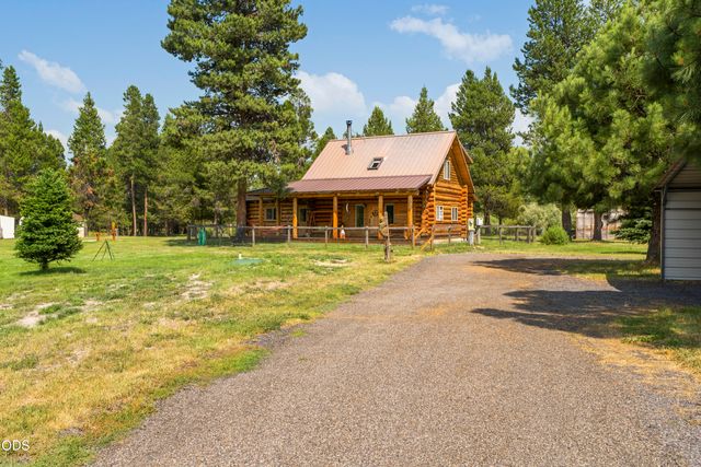 17299 White Oak Place, Bend, OR 97707