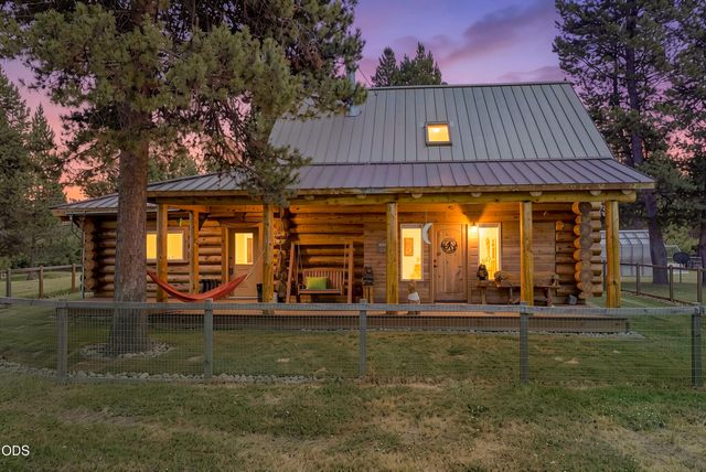 17299 White Oak Place, Bend, OR 97707