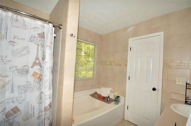 2176 COLD SPRINGS Circle, Lithonia, GA 30058