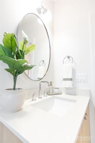 1528 25th Ave, Seattle, WA 98122