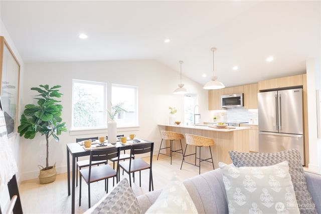 1528 25th Ave, Seattle, WA 98122