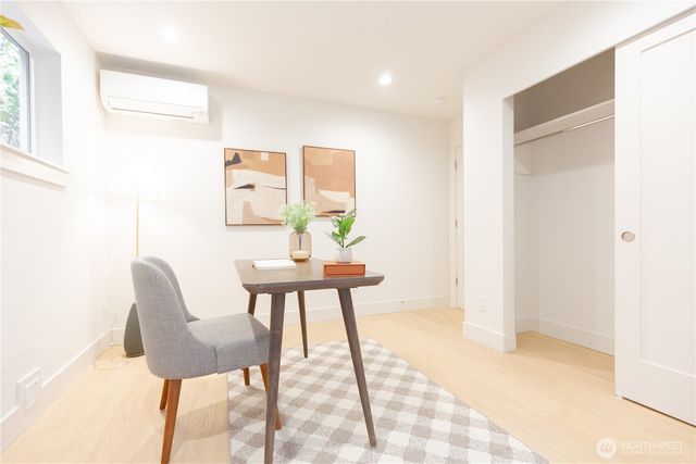 1528 25th Ave, Seattle, WA 98122