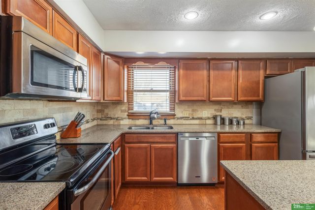 9418 Taylor Street, Omaha, NE 68134