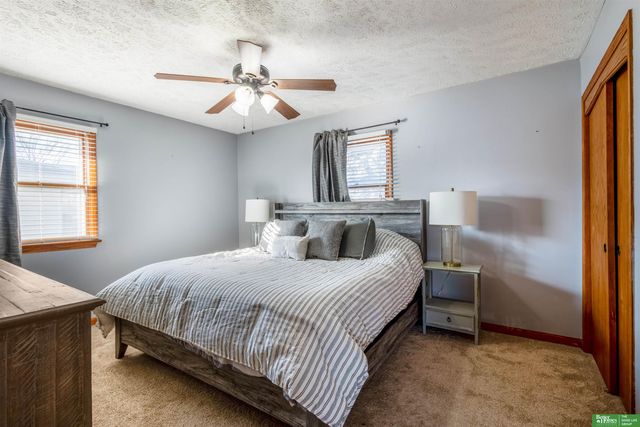 9418 Taylor Street, Omaha, NE 68134