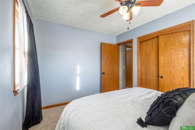 9418 Taylor Street, Omaha, NE 68134