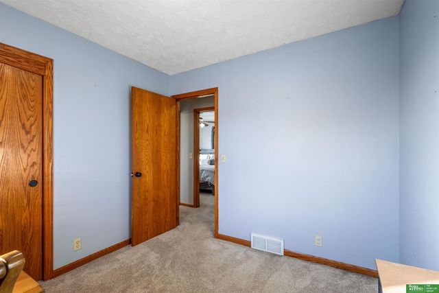 9418 Taylor Street, Omaha, NE 68134