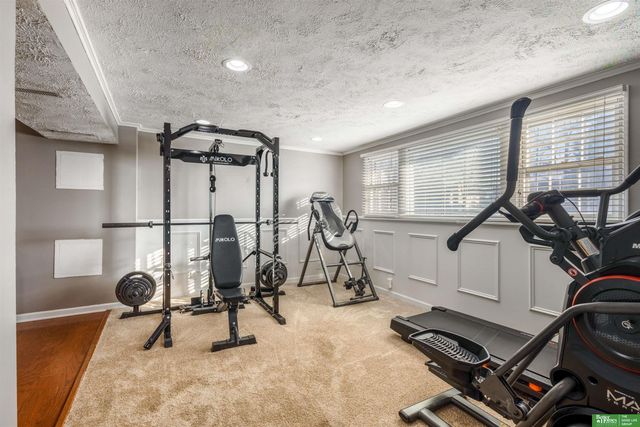 9418 Taylor Street, Omaha, NE 68134