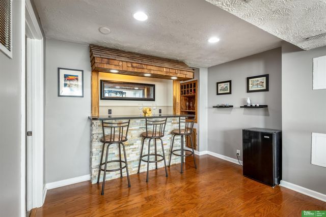 9418 Taylor Street, Omaha, NE 68134