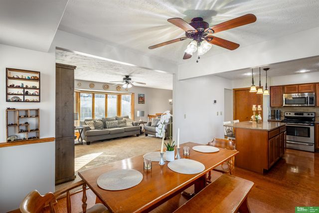 9418 Taylor Street, Omaha, NE 68134