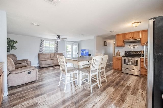 729 E LAKE AVENUE, Eagle Lake, FL 33839