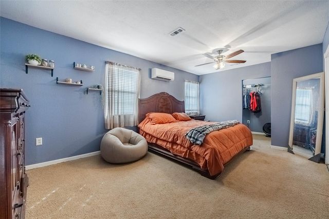 729 E LAKE AVENUE, Eagle Lake, FL 33839